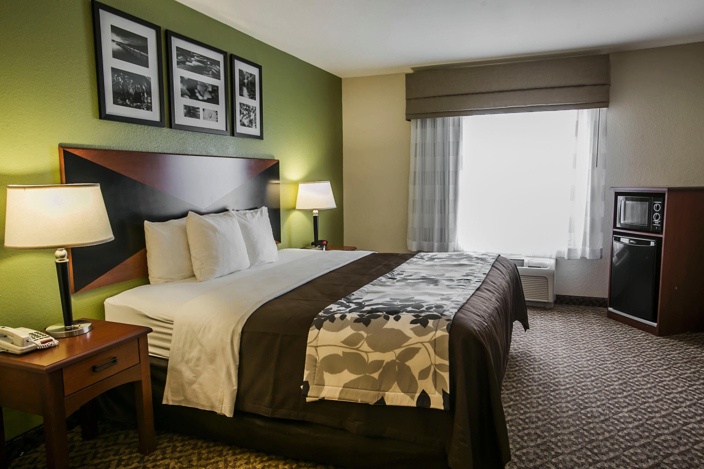 Spark By Hilton Killeen Luaran gambar