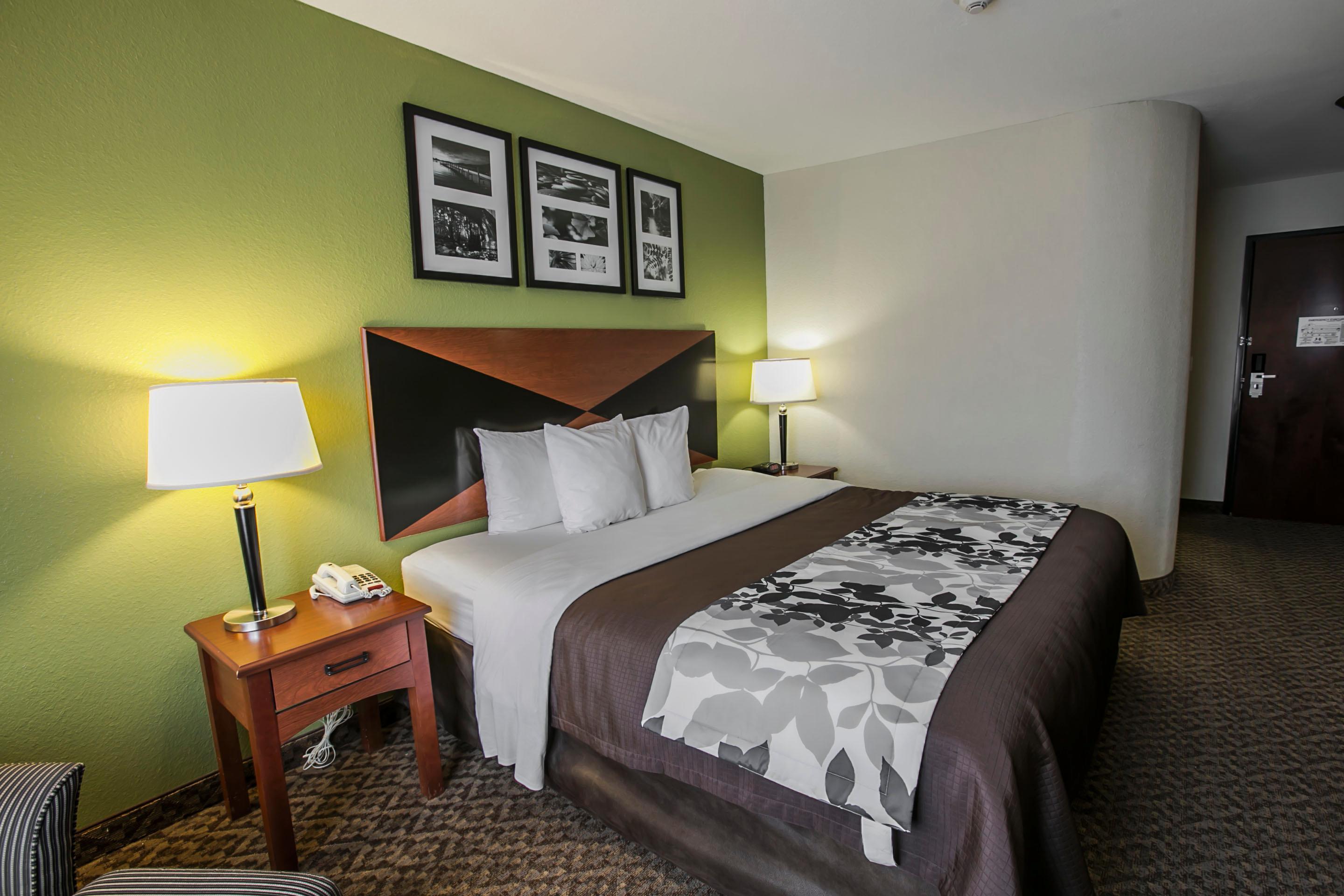 Spark By Hilton Killeen Luaran gambar