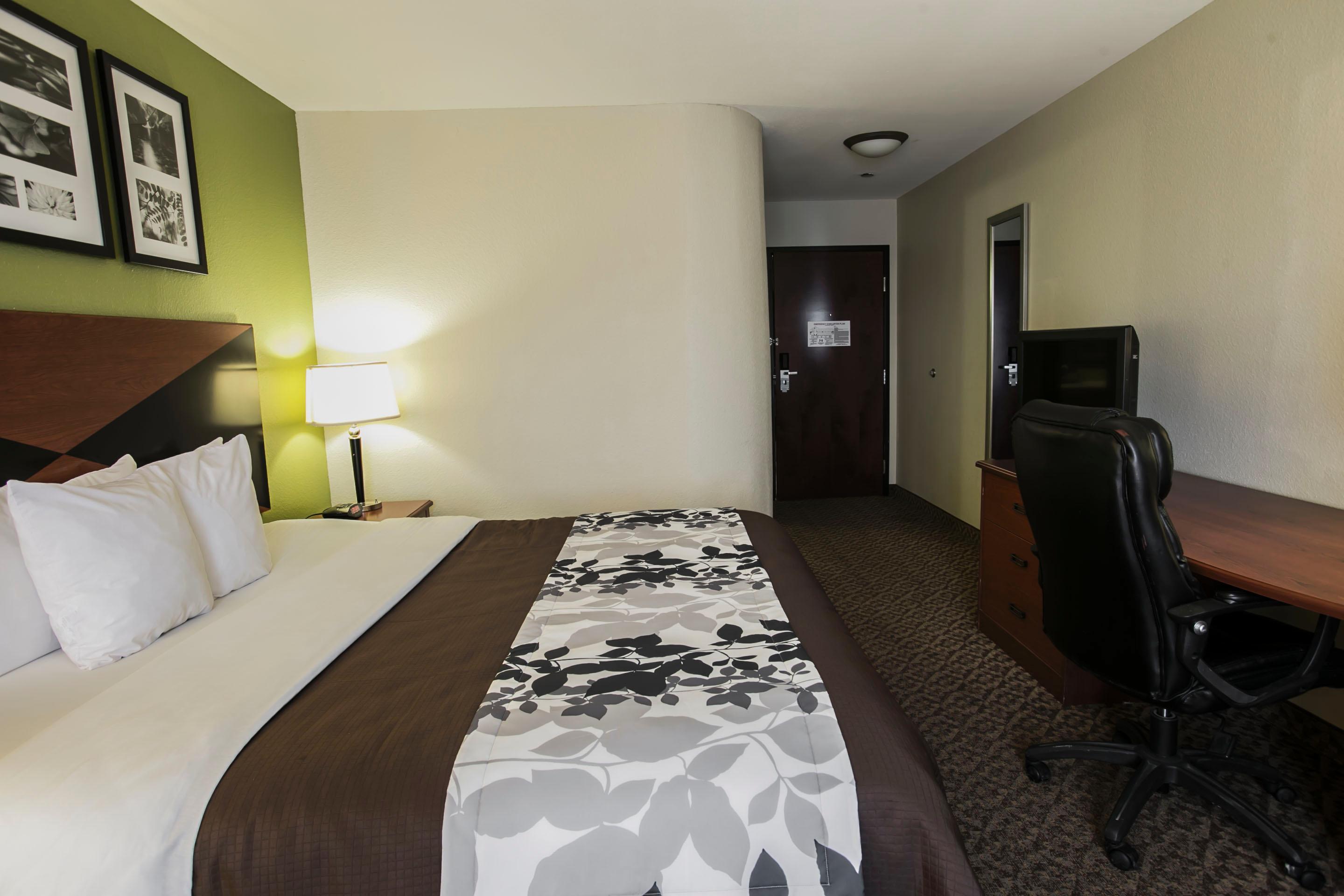 Spark By Hilton Killeen Luaran gambar