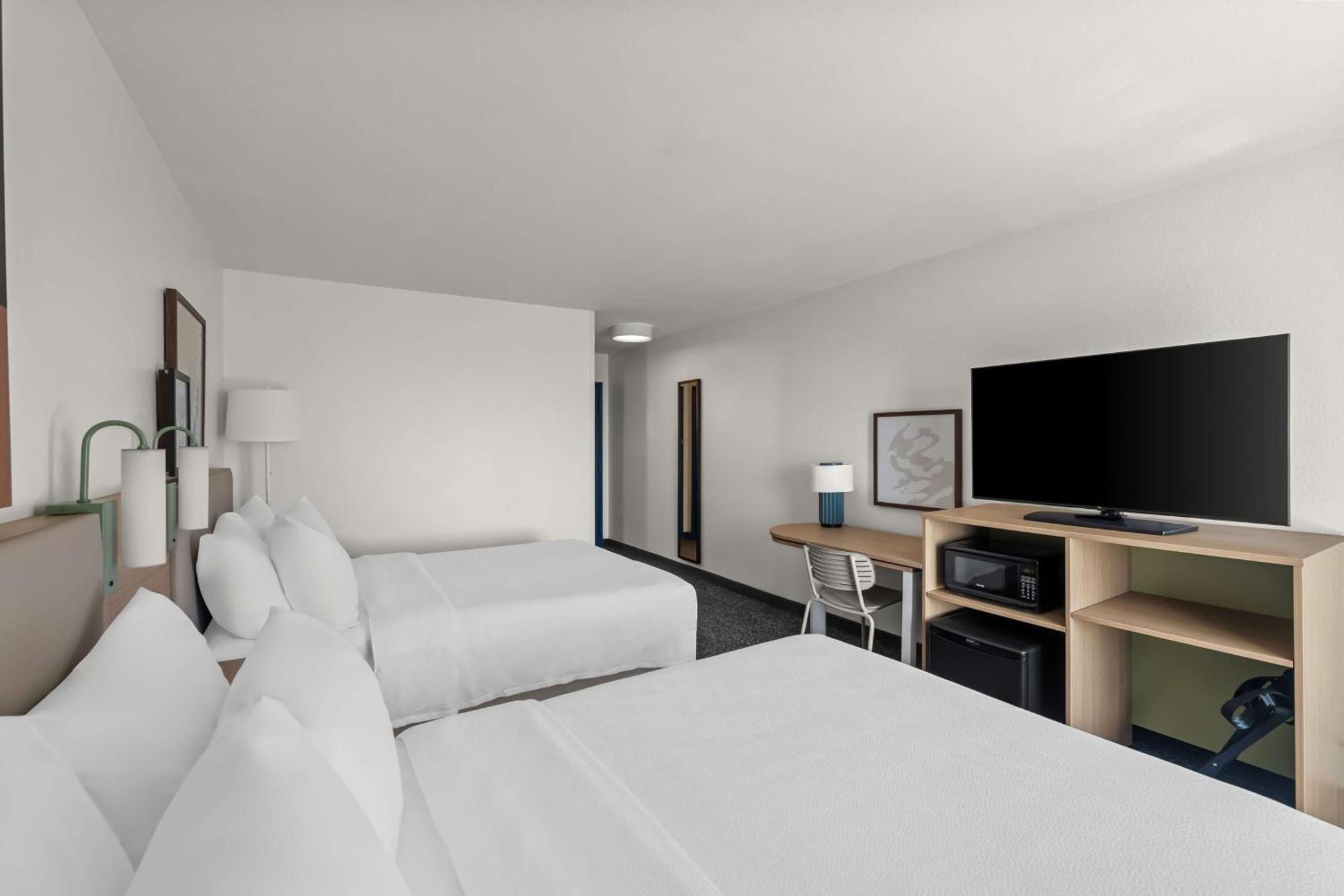 Spark By Hilton Killeen Luaran gambar