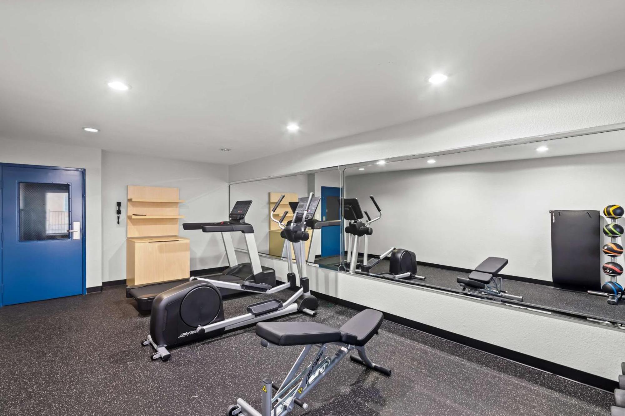 Spark By Hilton Killeen Luaran gambar
